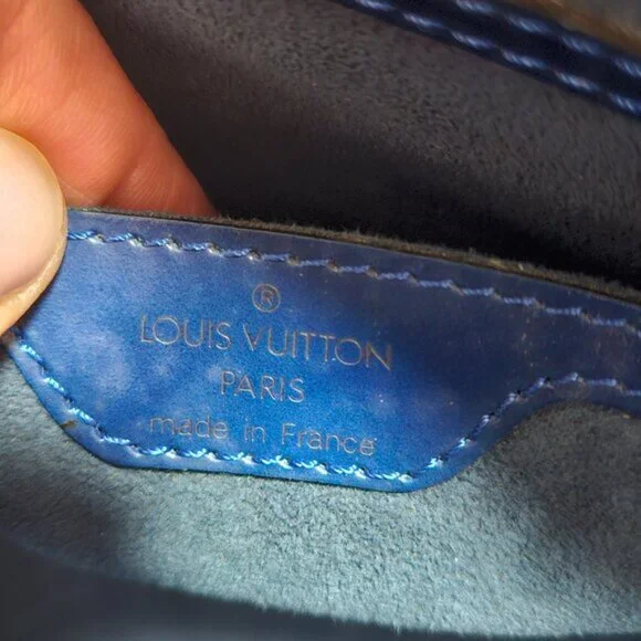 SOLD Louis Vuitton EPI PM Saint Jacques in Blue Authenticated - Picture 4 of 16